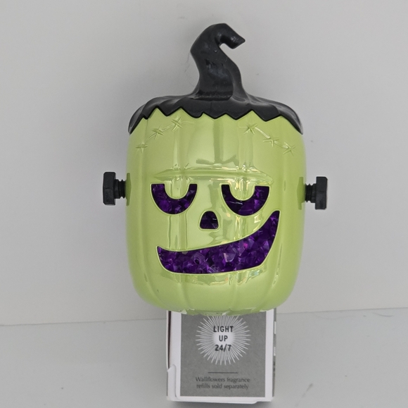 White Barn Bath & Body Works Frankenstein Light Up  Wallflower Plug Nwt - Picture 2 of 2